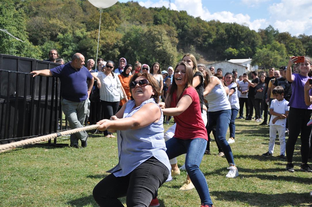 Bir ekip etkinliğini gösteren fotoğraf